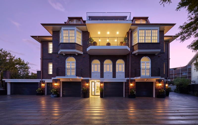 Crafting Your Dream Home: A Comprehensive Guide to Luxury Custom Homes Builders