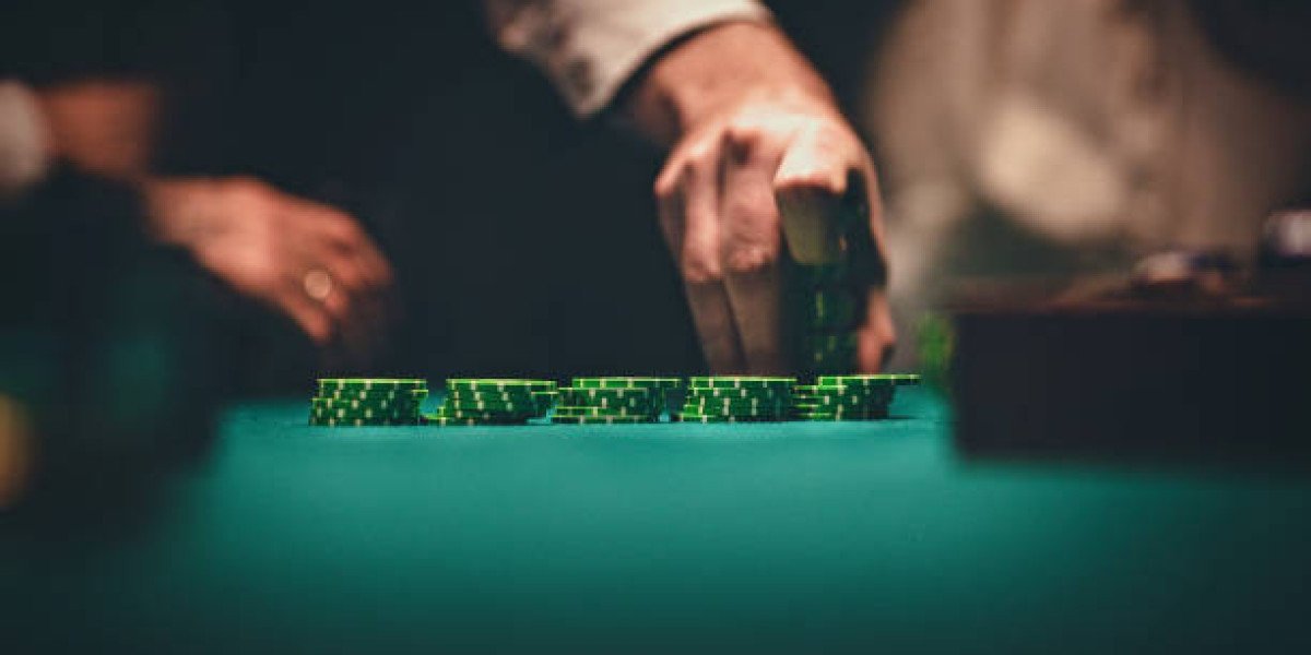 Sikkerhet og ansvarlig spilling i online casinoer: Ny teknologi og reguleringer i 2025